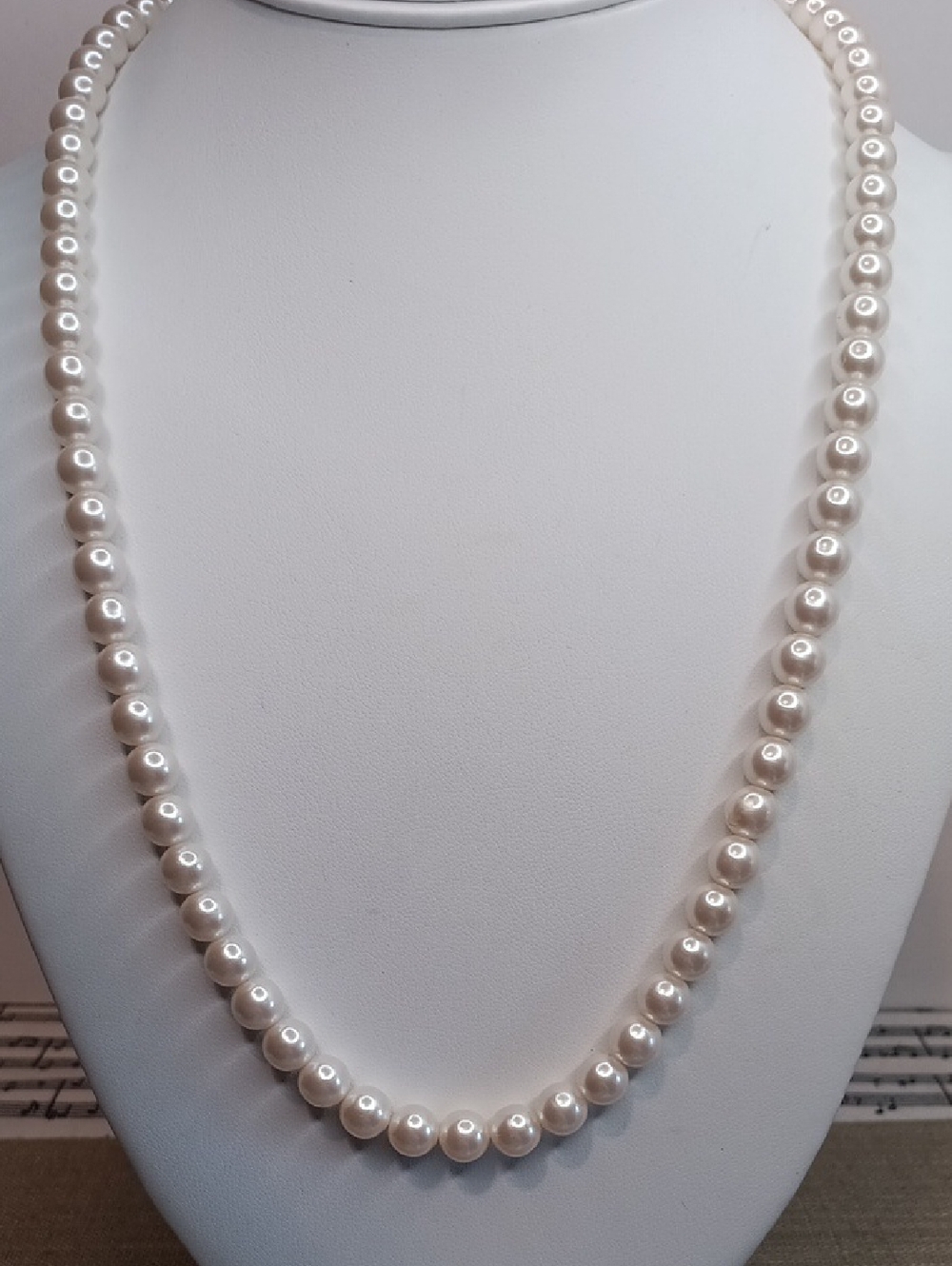 Classic White Pearl Bead Necklace Vintage 23" Long